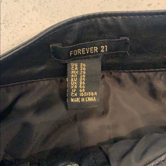 Pleather/suede patterned button down skirt - Picture 4 of 4